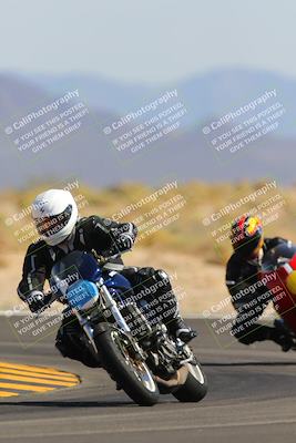 media/Oct-08-2022-SoCal Trackdays (Sat) [[1fc3beec89]]/Turn 16 (125pm)/